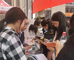 考研學子熱情高漲